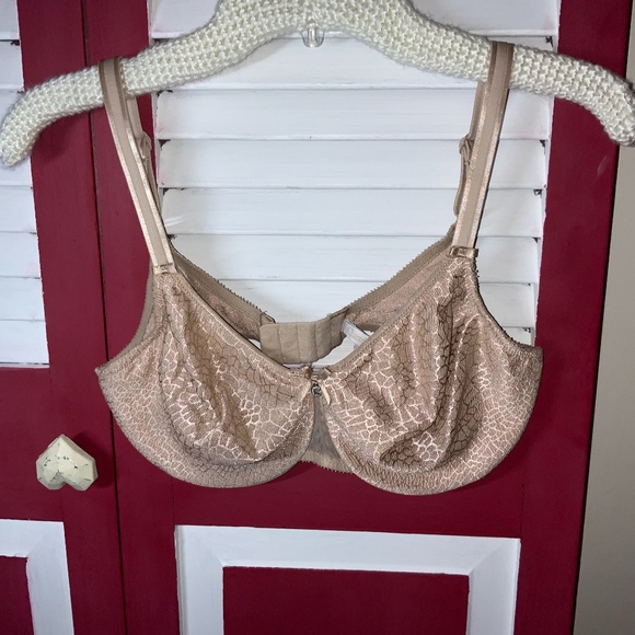Chantelle Other - Chantelle Bra EUC